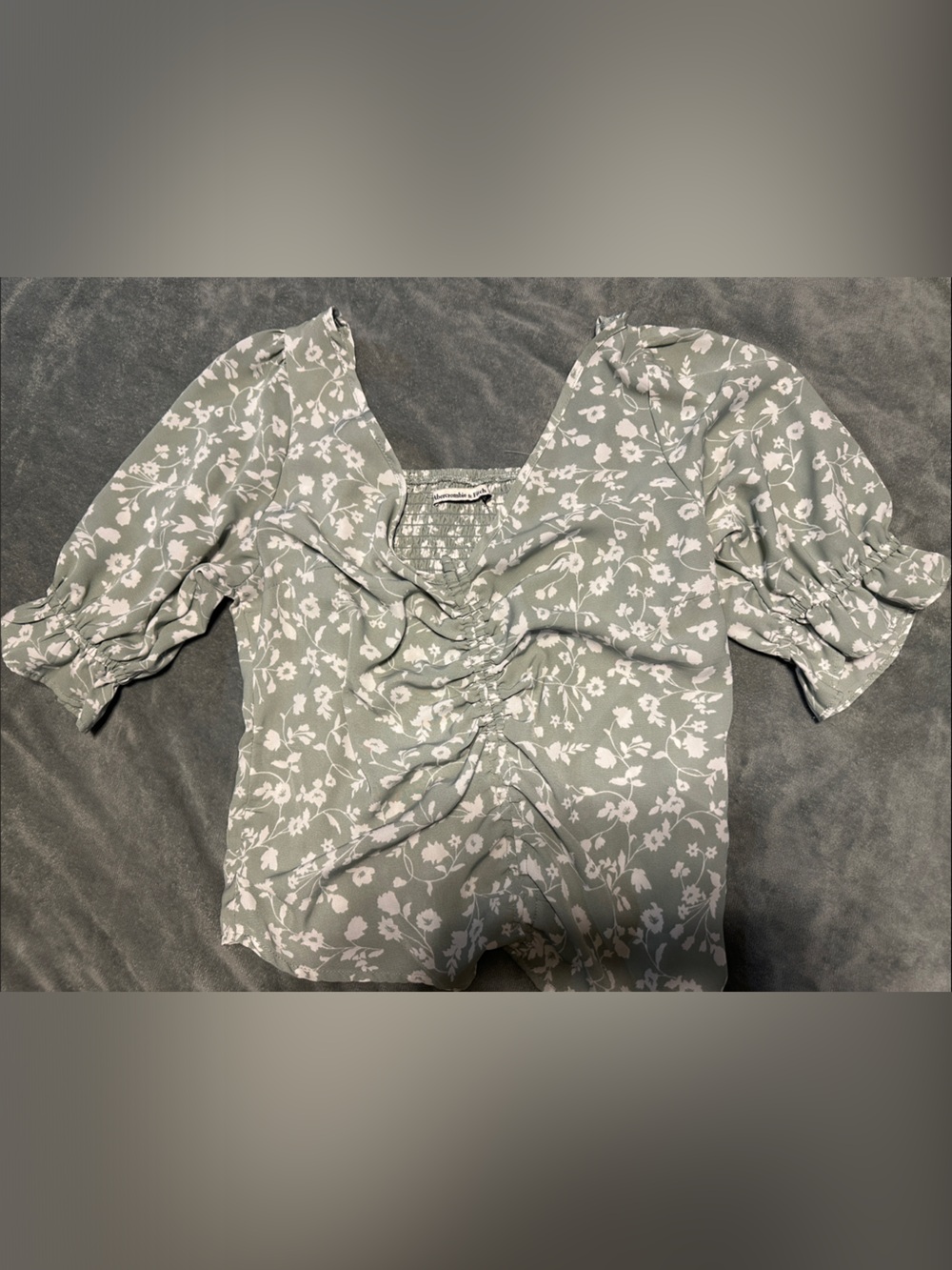 Abercrombie & Fitch Sage Green Floral Ruched Puff Sleeve Blouse